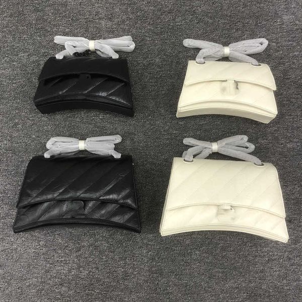 designer bags hourglass bag rhombic pleated chain bag size one shoulder crossbody bag handheld women's bag
designer bags hourglass bag rhombic pleated chain bag size one shoulder crossbody bag handheld women's bag