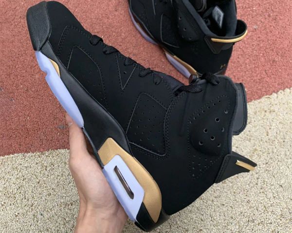 2023 basketball shoes jumpman 6 dmp black metallic gold-black women men fashion trainers luxurys designer sneakers come with box
2023 basketball shoes jumpman 6 dmp black metallic gold-black women men fashion trainers luxurys designer sneakers come with box