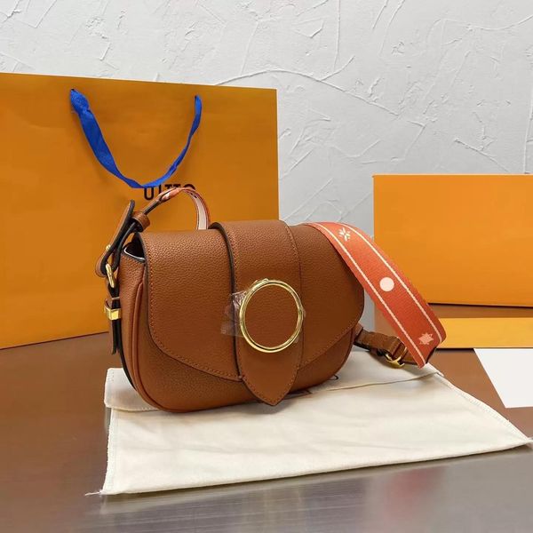 luxurys designers bags women handbag crossbody bag shoulder lady wallet simple versatile metal letter leather solid leather postman handbags, Black;red
luxurys designers bags women handbag crossbody bag shoulder lady wallet simple versatile metal letter leather solid leather postman handbags, Black;red