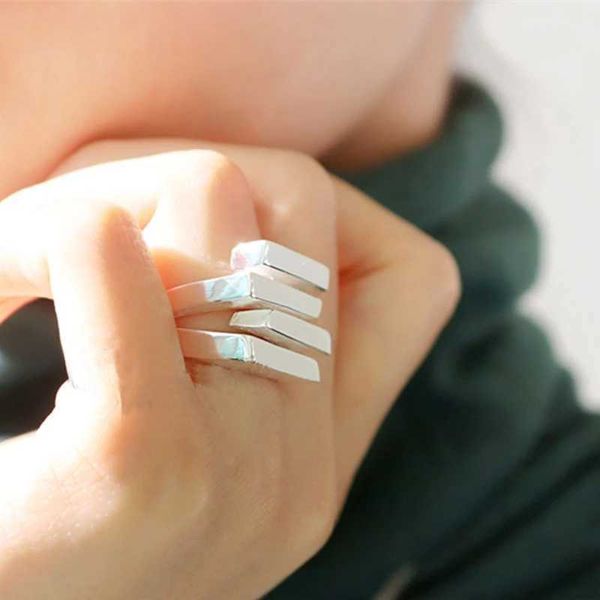 band rings huanzhi 2020 new multi-layer irregular trapezoid square cross cutout metal ring for women girl party jewelry gift p230411, Silver
band rings huanzhi 2020 new multi-layer irregular trapezoid square cross cutout metal ring for women girl party jewelry gift p230411, Silver