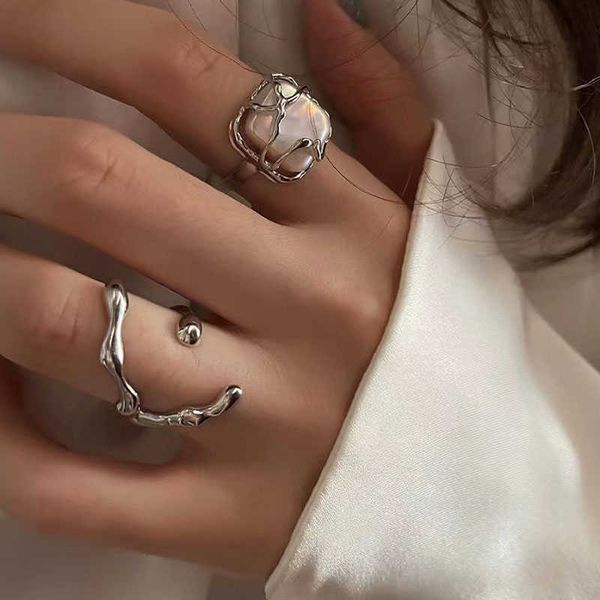 band rings irregular pearl finger ring y2k creative aesthetic rings for women girls new trendy silver color opening ring party jewelry gift
band rings irregular pearl finger ring y2k creative aesthetic rings for women girls new trendy silver color opening ring party jewelry gift