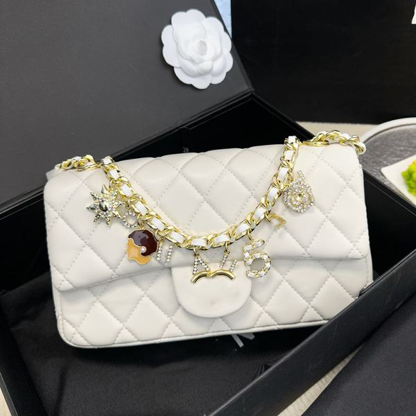 cf classic women mini shoulder bag tote clamshell ringer rhindiamond-lettering pendant metal hardware metal thin chain designer makeup case
cf classic women mini shoulder bag tote clamshell ringer rhindiamond-lettering pendant metal hardware metal thin chain designer makeup case