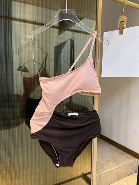 2023 new designer bikini one shoulder one piece swimsuit female oblique shoulder open back vacation swimsuit female bikini, White;black
2023 new designer bikini one shoulder one piece swimsuit female oblique shoulder open back vacation swimsuit female bikini, White;black