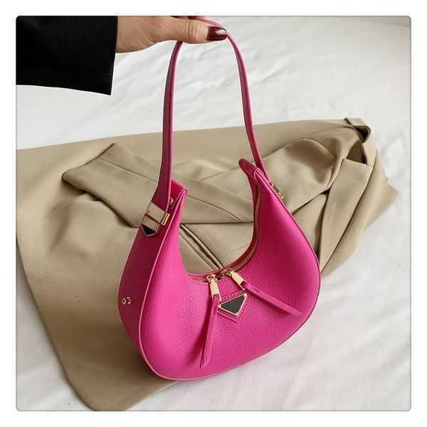 luxurys handbags shoulder bag women designer bag half moon tote crossbody bag fashion handbags zip hobo purse smooth calf leather
luxurys handbags shoulder bag women designer bag half moon tote crossbody bag fashion handbags zip hobo purse smooth calf leather