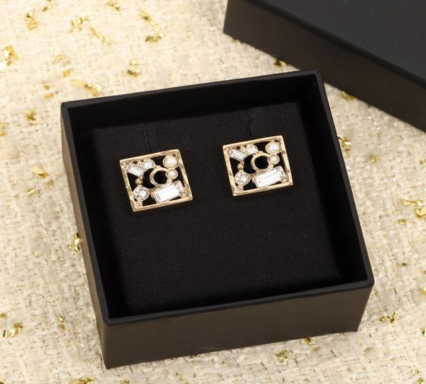 2022 square shape charm stud earring with crystal beads hollow design in 18k gold plated have box stamp ps42474320226, Golden
2022 square shape charm stud earring with crystal beads hollow design in 18k gold plated have box stamp ps42474320226, Golden