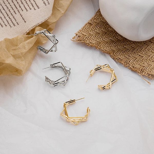 fashion trend geometric gold color hoop earrings ladies simple round hollow pendant open earrings fashion jewelry gift, Golden;silver
fashion trend geometric gold color hoop earrings ladies simple round hollow pendant open earrings fashion jewelry gift, Golden;silver