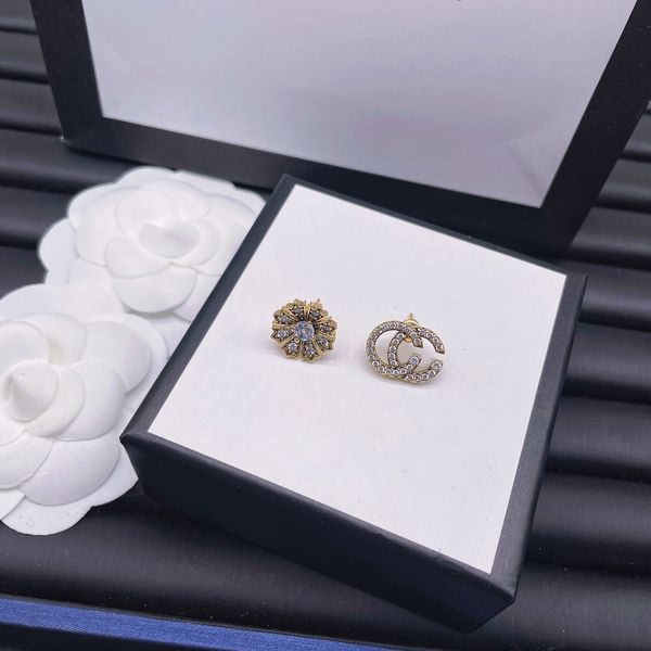 luxury diamond flower stud designer for women hoop earrings stud alphabet earrings jewelry box set valentine's day gift engagement, Golden;silver
luxury diamond flower stud designer for women hoop earrings stud alphabet earrings jewelry box set valentine's day gift engagement, Golden;silver