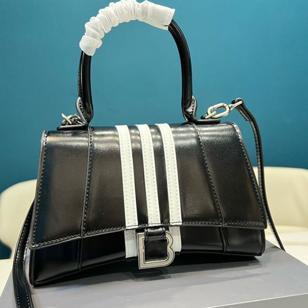 luxurys designers women balencigas hourglass bag 5a quality 23cm fashion cowhide leather classic shoulder crossbody tote ladies handbag retr
luxurys designers women balencigas hourglass bag 5a quality 23cm fashion cowhide leather classic shoulder crossbody tote ladies handbag retr