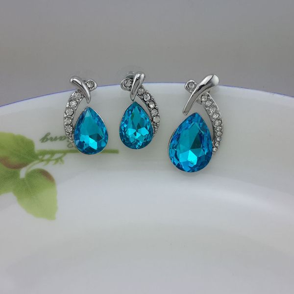 12 sets/lot fish beauty style water droplets necklace earrings suit inlaid crystal twinkle plating white k american style jewelry non fading, Silver
12 sets/lot fish beauty style water droplets necklace earrings suit inlaid crystal twinkle plating white k american style jewelry non fading, Silver