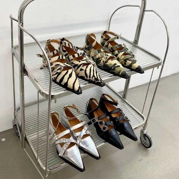 pointed toe women pumps hollow cross bandage ankle strap flat low heels silver black fashion dress shoes woman pumps size 35 39 230411
pointed toe women pumps hollow cross bandage ankle strap flat low heels silver black fashion dress shoes woman pumps size 35 39 230411