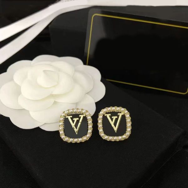 classic retro style letter designer stud earrings letter earring for women charm wedding gifts jewelry accessory high quality, Golden;silver
classic retro style letter designer stud earrings letter earring for women charm wedding gifts jewelry accessory high quality, Golden;silver