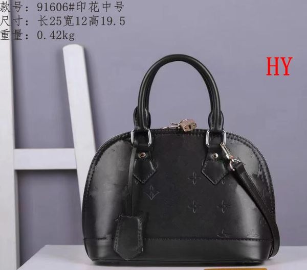 2023 fashion leather handbag high-quality shoulder bag designer brand messenger bag women's shell handbag purse
2023 fashion leather handbag high-quality shoulder bag designer brand messenger bag women's shell handbag purse