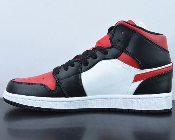 2023 basketball shoes jumpman 1 mid bred toe 1s black fire red white sports outdoor sneakers whit box
2023 basketball shoes jumpman 1 mid bred toe 1s black fire red white sports outdoor sneakers whit box