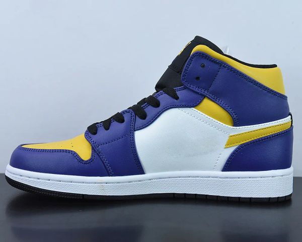 2023 basketball shoes jumpman 1 mid purple yellow white 1s sports outdoor sneakers whit box
2023 basketball shoes jumpman 1 mid purple yellow white 1s sports outdoor sneakers whit box