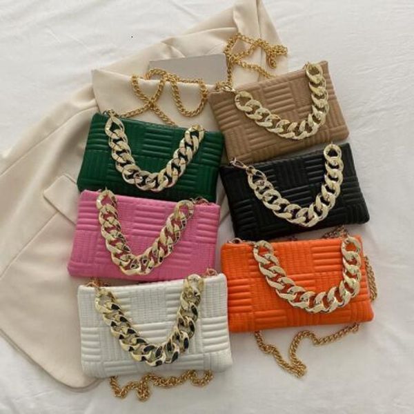 evening bags bag women's towel leather fashion texture chain embossed cross-body portable small square bag shoulder bag handbag 230410
evening bags bag women's towel leather fashion texture chain embossed cross-body portable small square bag shoulder bag handbag 230410