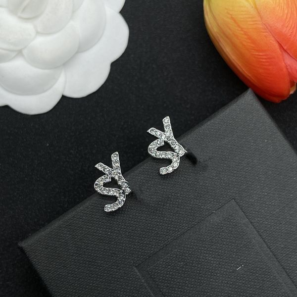 luxury brand letter full diamond stud earrings fashion earrings couple valentine's day gift party, Golden;silver
luxury brand letter full diamond stud earrings fashion earrings couple valentine's day gift party, Golden;silver