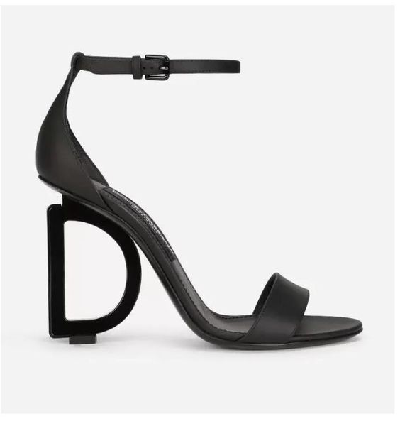 summer luxury brands patent leather sandals shoes pop heel gold-plated carbon nude black red pumps gladiator shoes sandal with box eu35-43
summer luxury brands patent leather sandals shoes pop heel gold-plated carbon nude black red pumps gladiator shoes sandal with box eu35-43