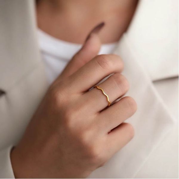 stainless steel ring minimalist sea wave light luxury elegant fashion couple rings for women jewelry wedding trendy fine gifts, Golden;silver
stainless steel ring minimalist sea wave light luxury elegant fashion couple rings for women jewelry wedding trendy fine gifts, Golden;silver