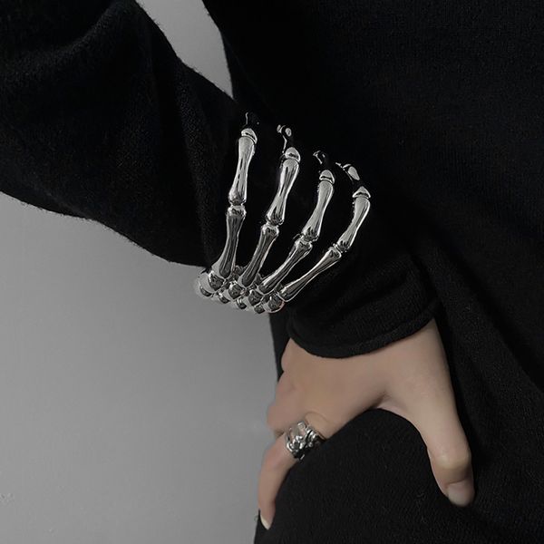 bangle punk metal skull claw bracelet personality exaggerated unique adjustable arm ring hip hop rock trend accessories for 230411, Black
bangle punk metal skull claw bracelet personality exaggerated unique adjustable arm ring hip hop rock trend accessories for 230411, Black