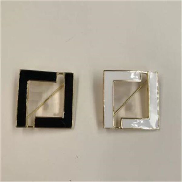 letter pins brooch luxury designer jewelry for women gold broochs mens classic brand breastpin scarf suit party dress ornament, Gray
letter pins brooch luxury designer jewelry for women gold broochs mens classic brand breastpin scarf suit party dress ornament, Gray