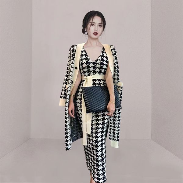 womens dress brand designer 2023 new high end western fashion long sweater coat wrap hip knitted tank skirt set womens fashion, Black;gray
womens dress brand designer 2023 new high end western fashion long sweater coat wrap hip knitted tank skirt set womens fashion, Black;gray