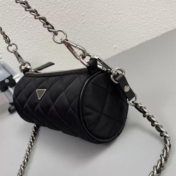 2023 classic pillow bags black designer bag rhombus small cylinder with silver chain shoulder messenger bag mini letter logo wallet wallets, Black;red
2023 classic pillow bags black designer bag rhombus small cylinder with silver chain shoulder messenger bag mini letter logo wallet wallets, Black;red