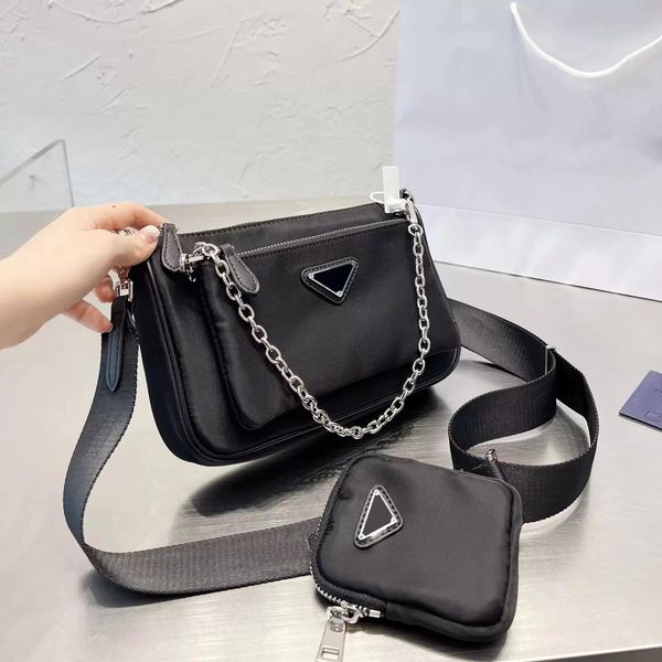 luxurys women designers bag shoulder bags handbag fashion solid color chain wallet handbags square lady wallets purse versatile leisure pack, Black;red
luxurys women designers bag shoulder bags handbag fashion solid color chain wallet handbags square lady wallets purse versatile leisure pack, Black;red