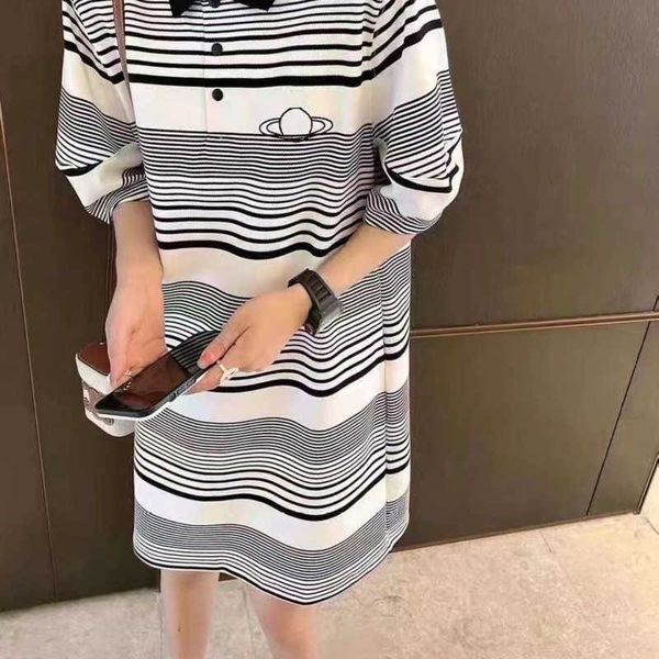 luxury saturn embroidery dress black and white stripe long tshirt women designer dress summer casual dresses loose breathable, Black;gray
luxury saturn embroidery dress black and white stripe long tshirt women designer dress summer casual dresses loose breathable, Black;gray