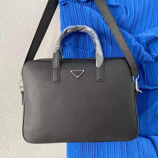 2023 designers briefcase handbag crossbody bag classic men briefcases bag office laphandbags high-capacity business travel leather bags good, Black;red
2023 designers briefcase handbag crossbody bag classic men briefcases bag office laphandbags high-capacity business travel leather bags good, Black;red