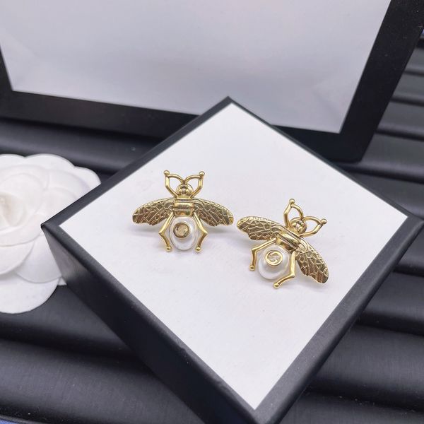 luxury insect bee stud designer women hoop earrings stud alphabet earringsjewelry box set valentine's day gift engagement, Golden;silver
luxury insect bee stud designer women hoop earrings stud alphabet earringsjewelry box set valentine's day gift engagement, Golden;silver