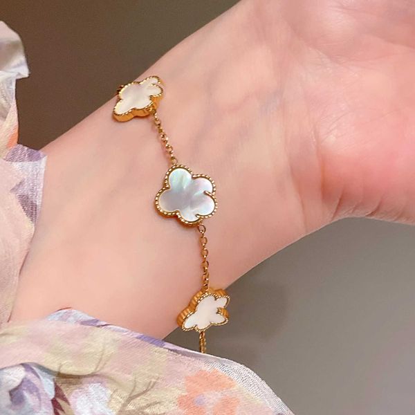 steel collection flowers simple fritillaria small and fresh versatile handwear bracelet super fairy temperament, Golden;silver
steel collection flowers simple fritillaria small and fresh versatile handwear bracelet super fairy temperament, Golden;silver