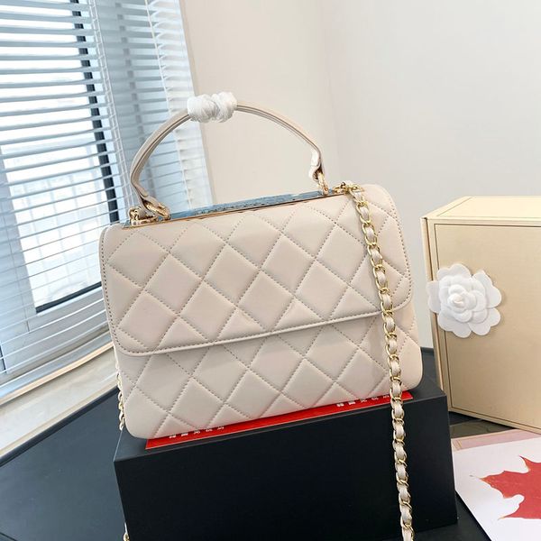 4 color shoulder bag luxury ladies metal designer bag pink clamshell messenger chain bags box women lady cross body real leather handbags
4 color shoulder bag luxury ladies metal designer bag pink clamshell messenger chain bags box women lady cross body real leather handbags