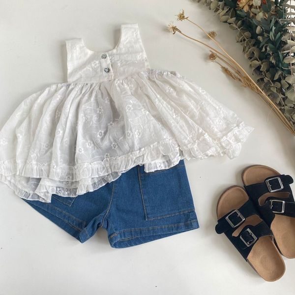 clothing sets in stock summer girl white blouse hop sweet fairy fluttering temperament pure cotton floral lace blue shorts 230412 
clothing sets in stock summer girl white blouse hop sweet fairy fluttering temperament pure cotton floral lace blue shorts 230412
