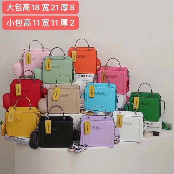 designer bag 2023 new handheld bag women's fashion large capacity handheld bag casual versatile one shoulder crossbody tote bag
designer bag 2023 new handheld bag women's fashion large capacity handheld bag casual versatile one shoulder crossbody tote bag