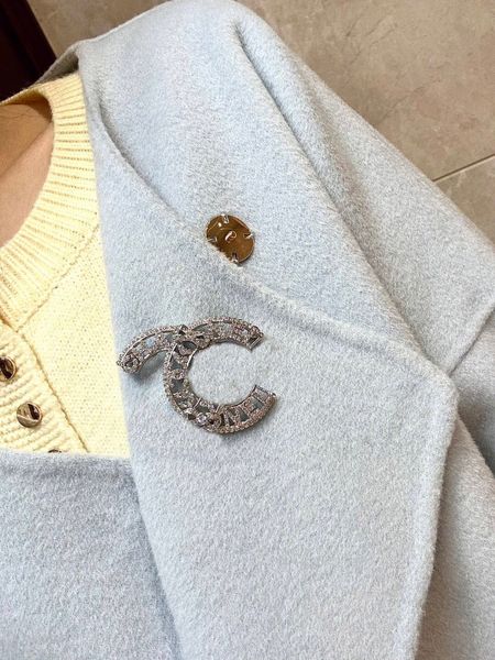 luxury quality charm brooch with diamond in silver plated have box stamp words design hollow design ps7814a, Golden
luxury quality charm brooch with diamond in silver plated have box stamp words design hollow design ps7814a, Golden