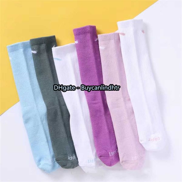 men socks women cotton classic ankle letter breathable black and white mixing football basketball sports sock 3pairs/piece
men socks women cotton classic ankle letter breathable black and white mixing football basketball sports sock 3pairs/piece