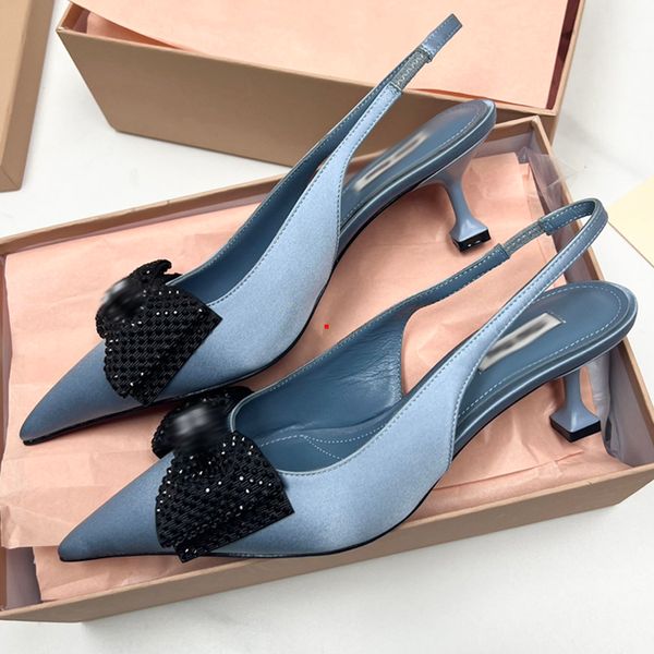 2023 fashion women luxury dress shoes designer high heels patent leather gold tone triple black nuede red womens lady sandals party wedding
2023 fashion women luxury dress shoes designer high heels patent leather gold tone triple black nuede red womens lady sandals party wedding