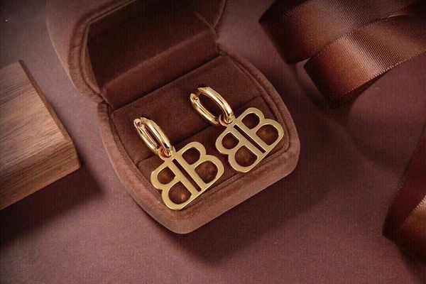 gold hoop earrings simple loop with diamond ziggurin designer earrings high-grade monogram pendant earrings, Golden;silver
gold hoop earrings simple loop with diamond ziggurin designer earrings high-grade monogram pendant earrings, Golden;silver