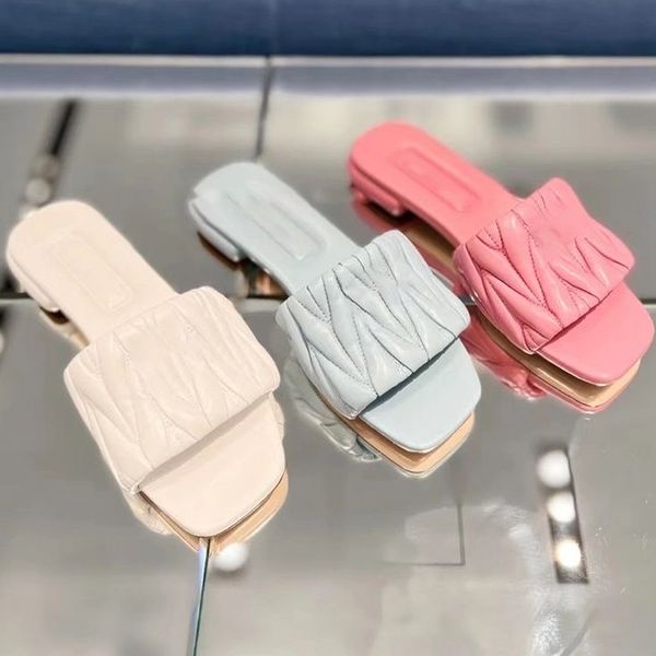2023 2miu slippers women flat sandals matelasse slide shoes mm fashion designer banquet summer leather sandals multicolor flat heel mule siz, Black
2023 2miu slippers women flat sandals matelasse slide shoes mm fashion designer banquet summer leather sandals multicolor flat heel mule siz, Black