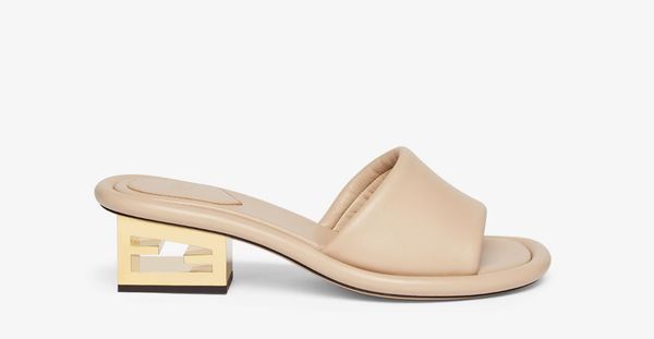 2023 summer new broadband sandals in sheepskin fabric with sculpture heel metal f baguette pattern, sizes 35-42 with box, Black
2023 summer new broadband sandals in sheepskin fabric with sculpture heel metal f baguette pattern, sizes 35-42 with box, Black
