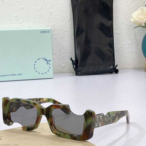 fashion sunglasses couple style for women mens of white ow40006 square 8.0mm polycarbonate plate notch frame black blue hig end designer gla, White;black
fashion sunglasses couple style for women mens of white ow40006 square 8.0mm polycarbonate plate notch frame black blue hig end designer gla, White;black