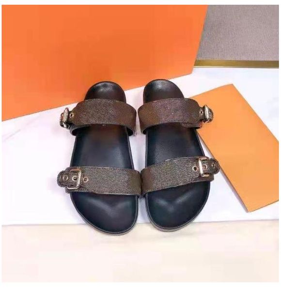 2023classic style designer slippers designer shoes fashion luxurys slides bom dia flat mule 1a3r5m summer shoe buckles women summer men andw, Black
2023classic style designer slippers designer shoes fashion luxurys slides bom dia flat mule 1a3r5m summer shoe buckles women summer men andw, Black