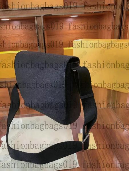 district pm messenger bag monograms eclipse black coated canvas mens cover purse shoulder cross body totes luxury designer man flap m45272 n
district pm messenger bag monograms eclipse black coated canvas mens cover purse shoulder cross body totes luxury designer man flap m45272 n