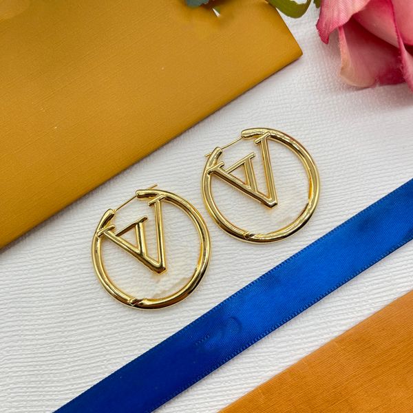 luxury women letter stud earing louisity designer brand earring viutonity fashion jewelry hoop metal crystal pearl earring cjeweler women�, Golden;silver
luxury women letter stud earing louisity designer brand earring viutonity fashion jewelry hoop metal crystal pearl earring cjeweler women�, Golden;silver