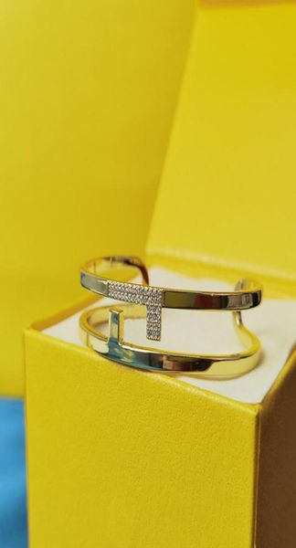 2021 luxurys designers jewelry letter bracelet for women fashion personality bracelets delicate jewelrys versatile br5859052, Golden;silver
2021 luxurys designers jewelry letter bracelet for women fashion personality bracelets delicate jewelrys versatile br5859052, Golden;silver
