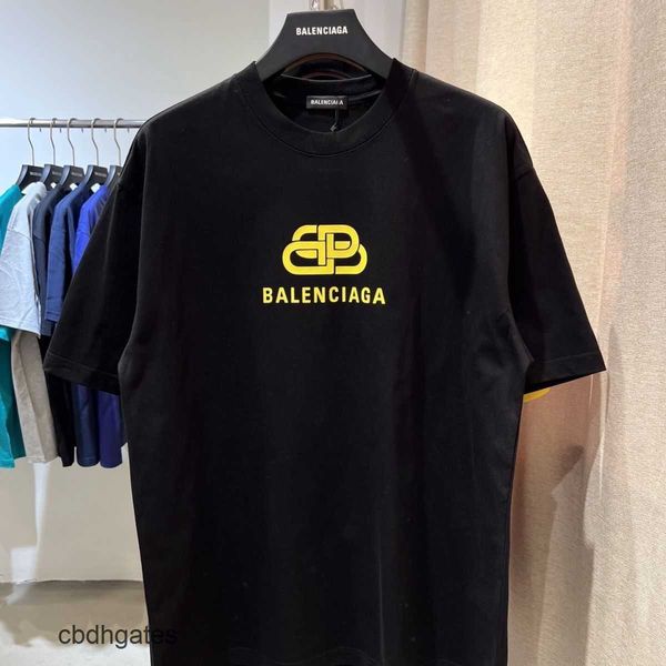 t shirts 2023 mens fashion balencg tee high paris fashion brand t-shirt 23 summer couple classic lock button letter print loose cotton short, White;black
t shirts 2023 mens fashion balencg tee high paris fashion brand t-shirt 23 summer couple classic lock button letter print loose cotton short, White;black