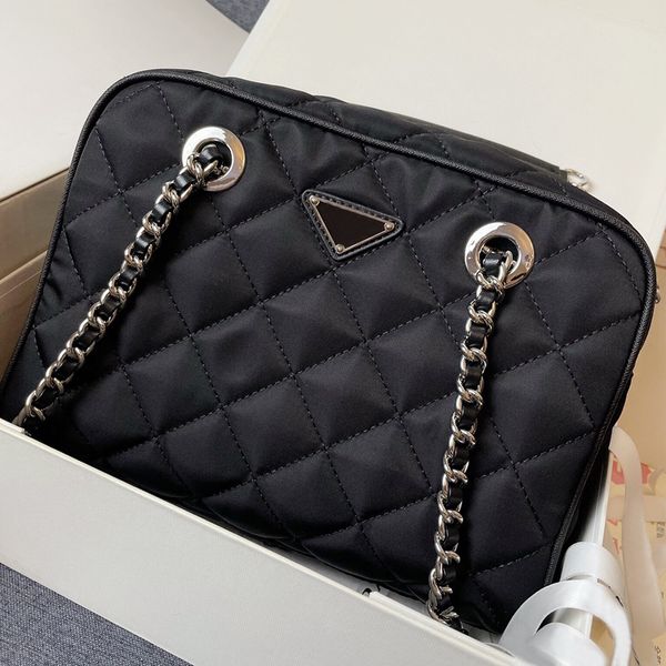 7a designer bag nylon camera handbag diamond lattice chain crossbody silver lock square purse
7a designer bag nylon camera handbag diamond lattice chain crossbody silver lock square purse