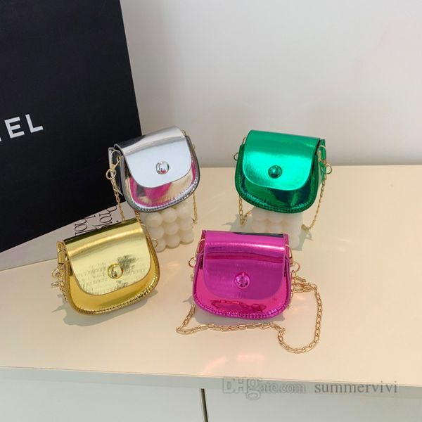 2023 girls handbags kids patent leather shiny one shoulder bag children metals chain messenger lipsticks bags fashion mini purse z1475, Black
2023 girls handbags kids patent leather shiny one shoulder bag children metals chain messenger lipsticks bags fashion mini purse z1475, Black