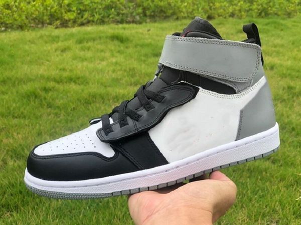 2023 basketball shoes limited edition jumpman 1 high flyease black white particle grey gym red fashion sport sneakers ship with box
2023 basketball shoes limited edition jumpman 1 high flyease black white particle grey gym red fashion sport sneakers ship with box