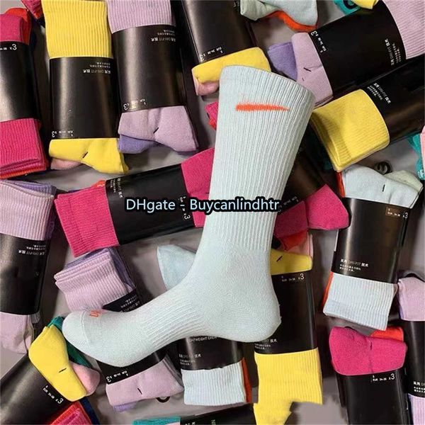 men socks women cotton classic ankle letter breathable black and white mixing football basketball sports sock good 3pairs/piece
men socks women cotton classic ankle letter breathable black and white mixing football basketball sports sock good 3pairs/piece